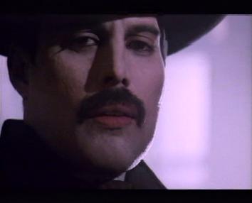 Imagenes del Video A Kind Of Magic