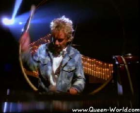 Fotos de Videos "Who Wants To Live Forever"